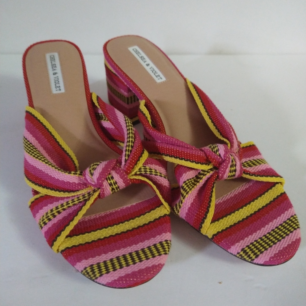 Women's Chelsea & Violet fabric slide, size 9.5.